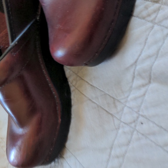 Dansko Professional in Cordovan Cabrio Red Clog - Picture 5 of 7